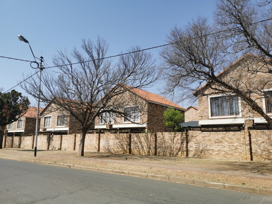 2 Bedroom Property for Sale in Potchefstroom North West